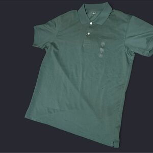 Uniqlo sage green Men's shirt sleeve Polo Shirt brand new with tags two button
